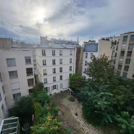 T2 Charmant Rue De Commerce Paris Exterior photo